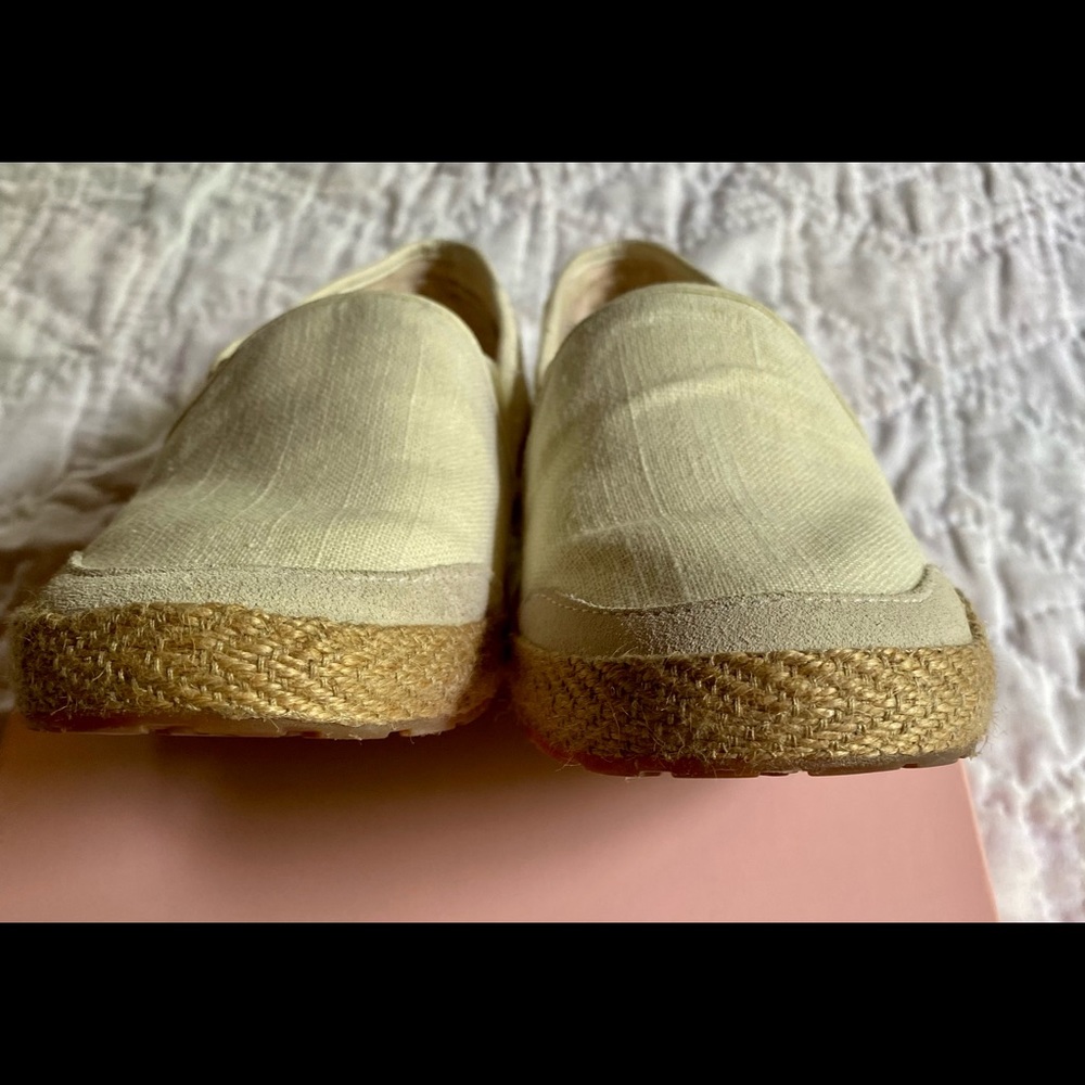 ⭐️UGG Slip-on Loafers⭐️ - Picture 3 of 10